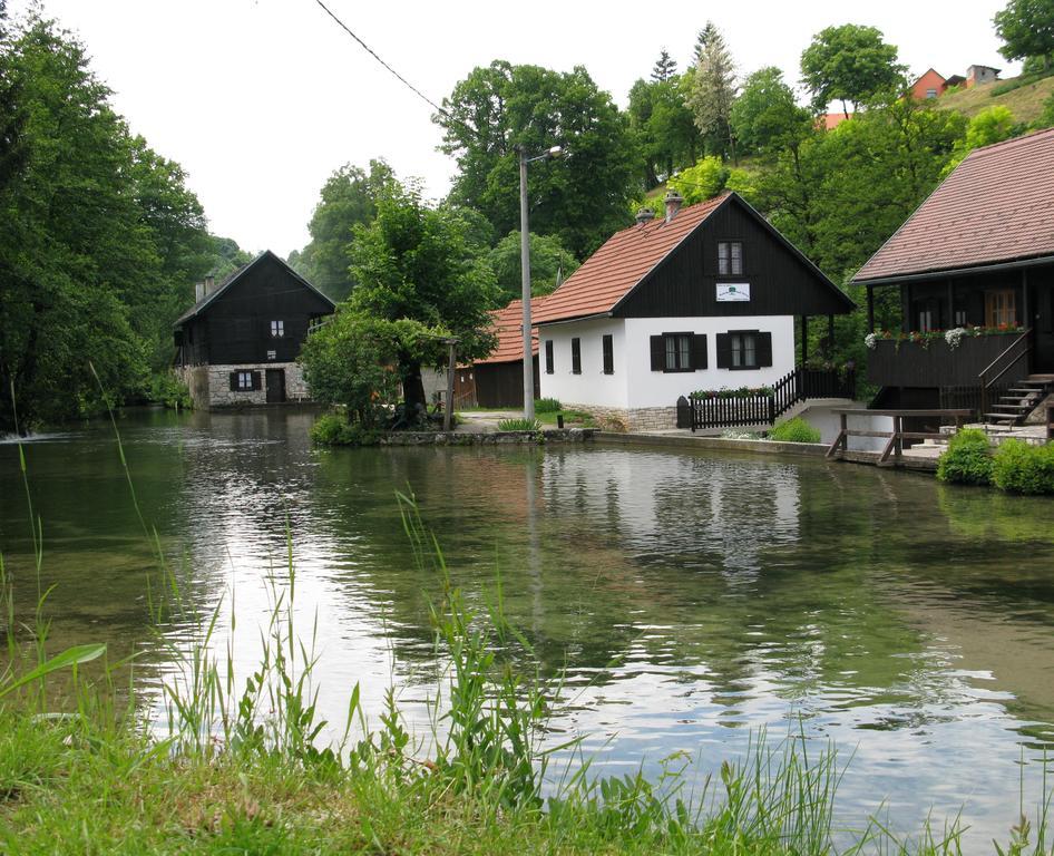 Holiday House Rastoke Pod Lipom สลูน ภายนอก รูปภาพ
